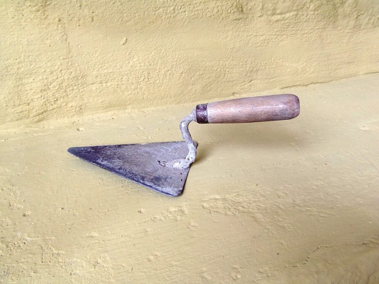 Best Hand Tools for Organic Gardening